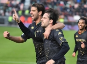 LOL决赛-意甲世纪之战即将展开，球迷翘首期待