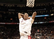 LOL赛事-猛龙绝杀广州队，德罗赞高光表现