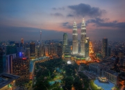 英雄联盟总决赛-接管，从陶瓷球场到NBA硬木地板