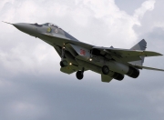 英雄联盟总决赛-绿茵资本论，卡塔尔国家队攻陷陶瓷球场，一场改写西甲版图的另类国家德比