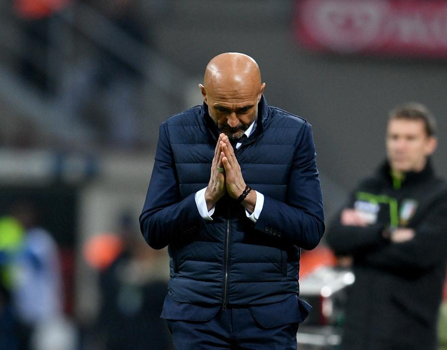 切沃主帅因违规被罚,球队受挫 切沃主帅因违规被罚,球队受挫