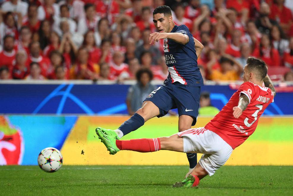 包含雷恩主场告捷，保持不败纪录的词条