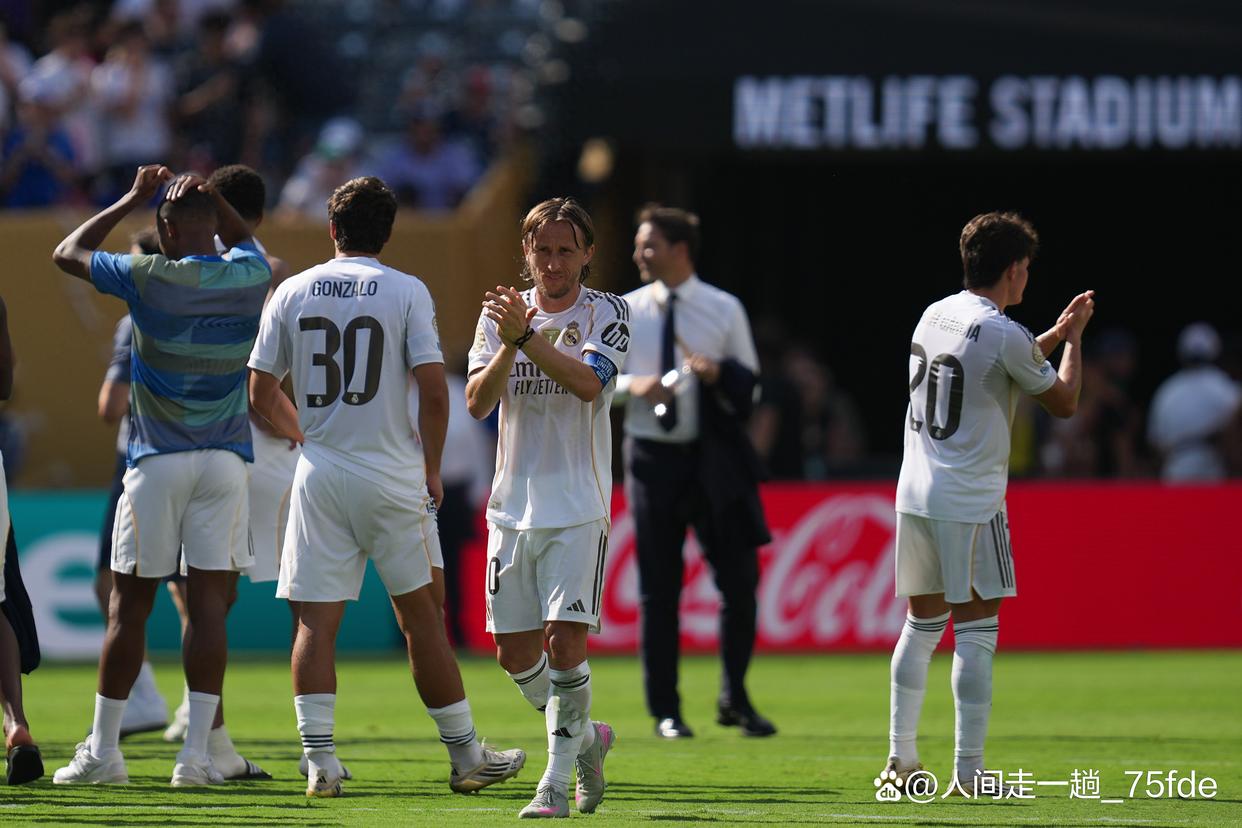 皇马击败巴黎圣日耳曼，晋级圈内