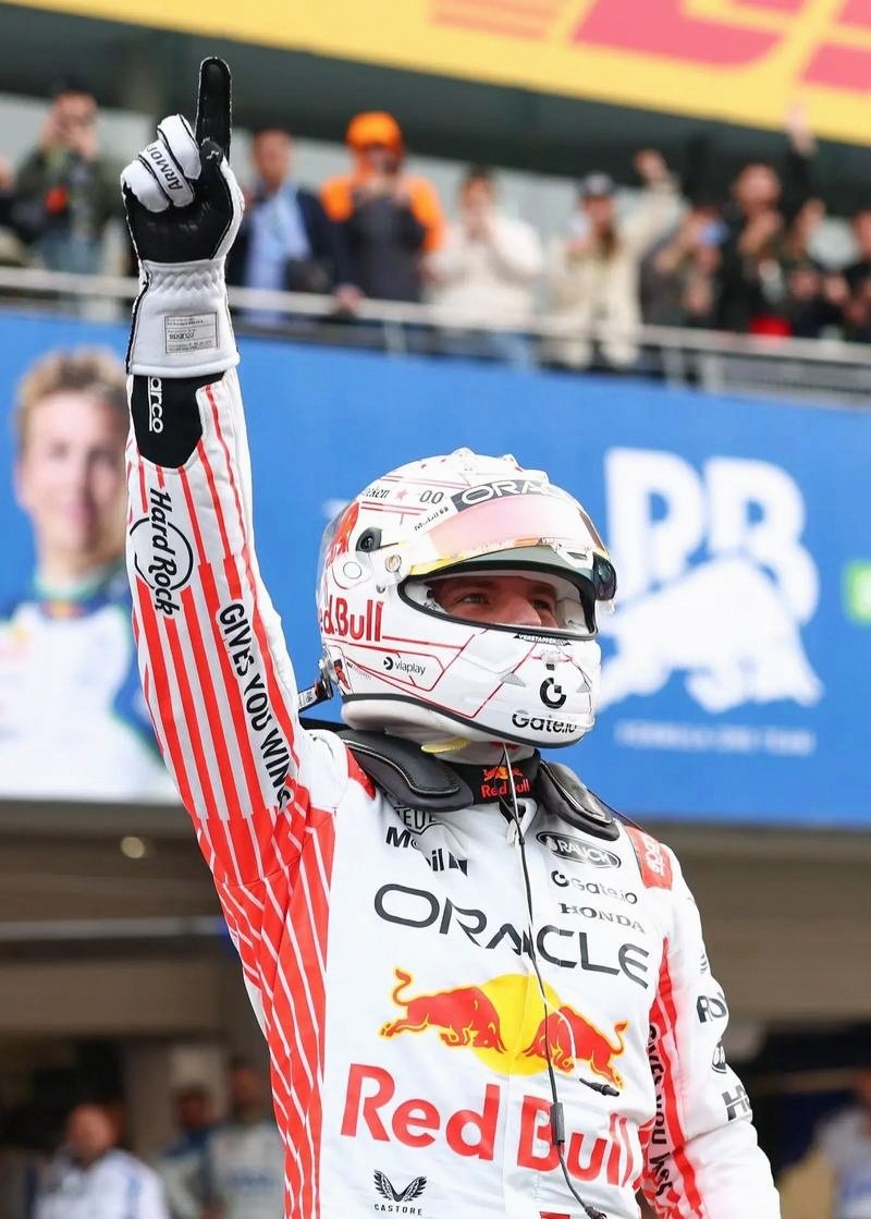 红牛车队逆转雷诺车队，佩雷兹刷新纪录