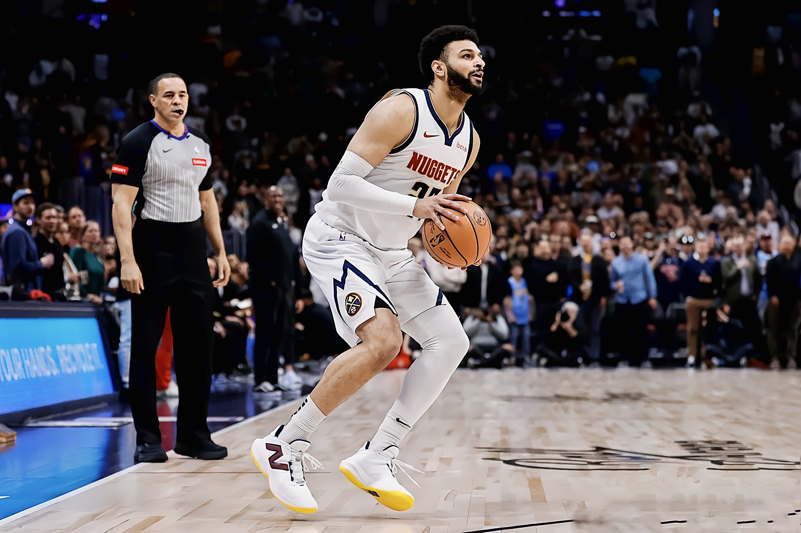 雷霆队后卫两度绝杀，成为本赛季神奇人物