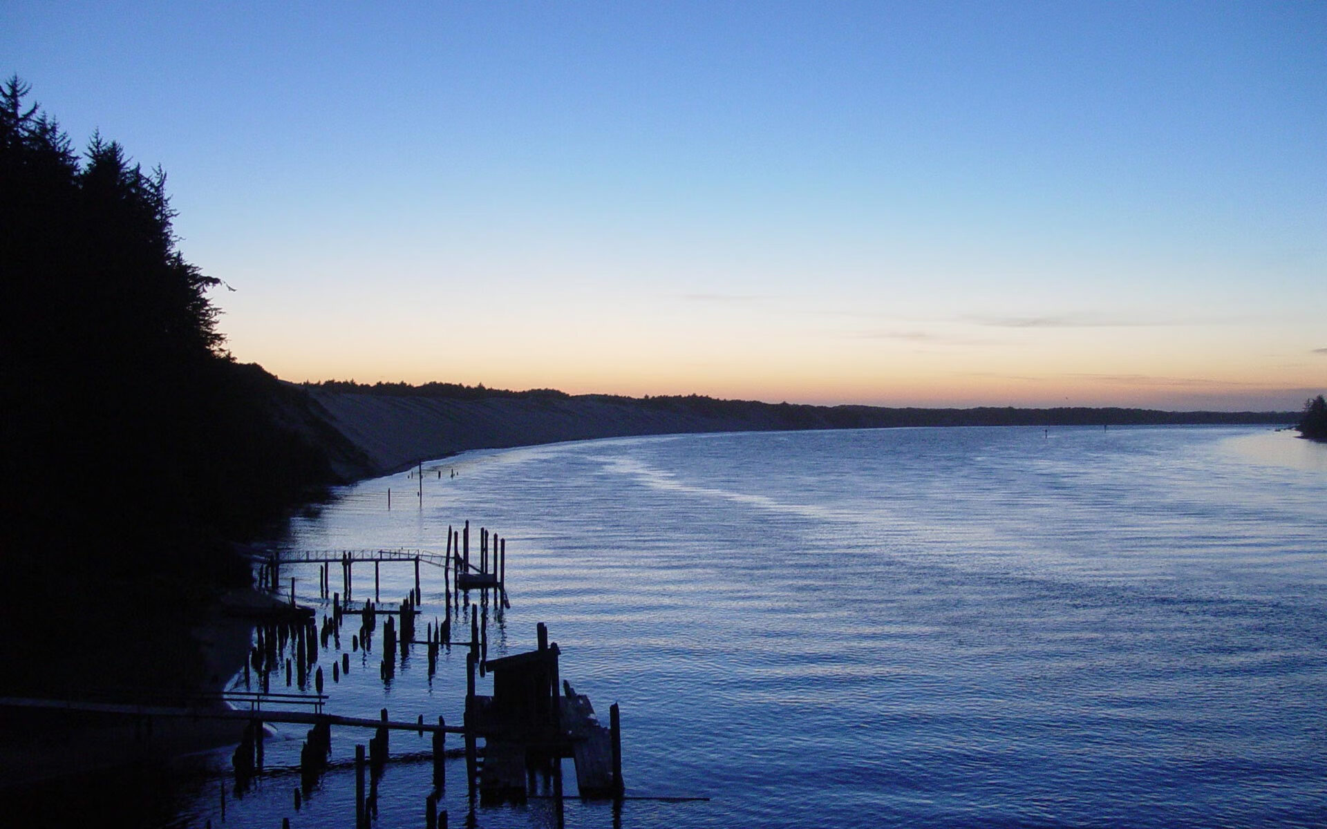 从丹佛高原到召唤师峡谷,当掘金战术打穿雄鹿,贝恩在另一片战场接管世界