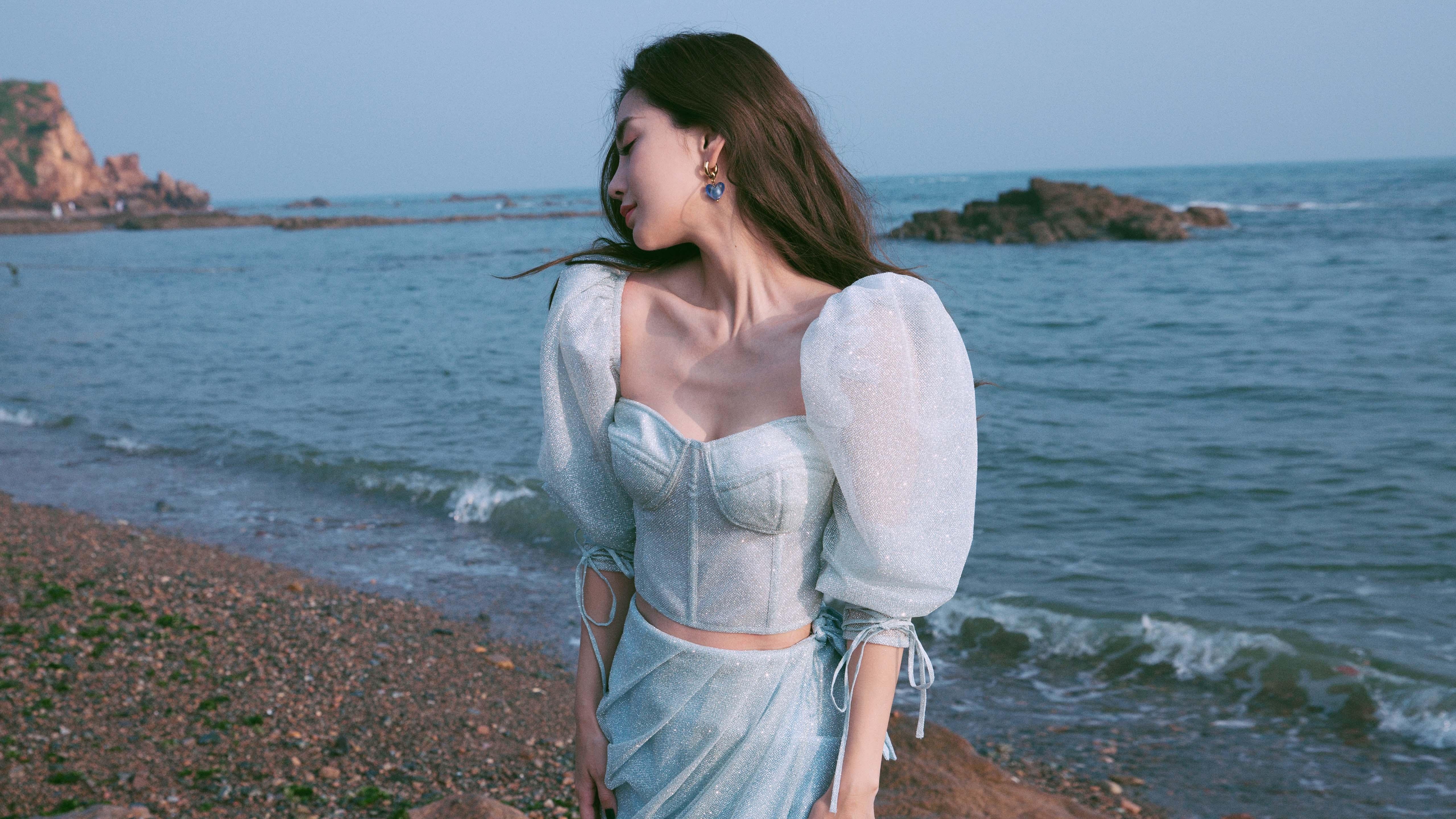 从丹佛高原到召唤师峡谷,当掘金战术打穿雄鹿,贝恩在另一片战场接管世界