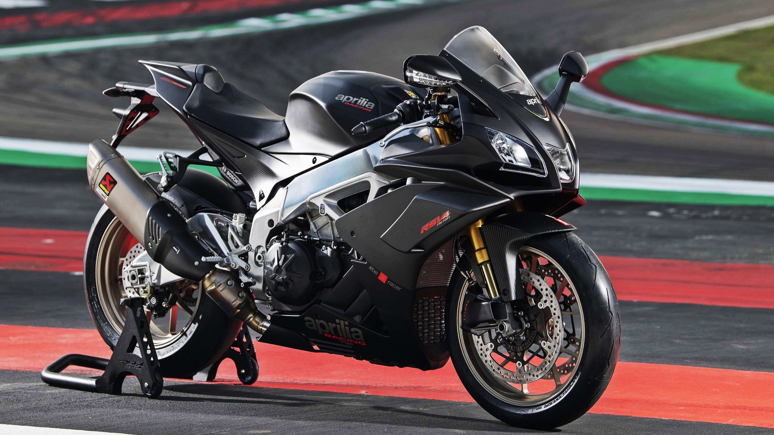 篮球的一体两面，个体狂舞与集体洪流