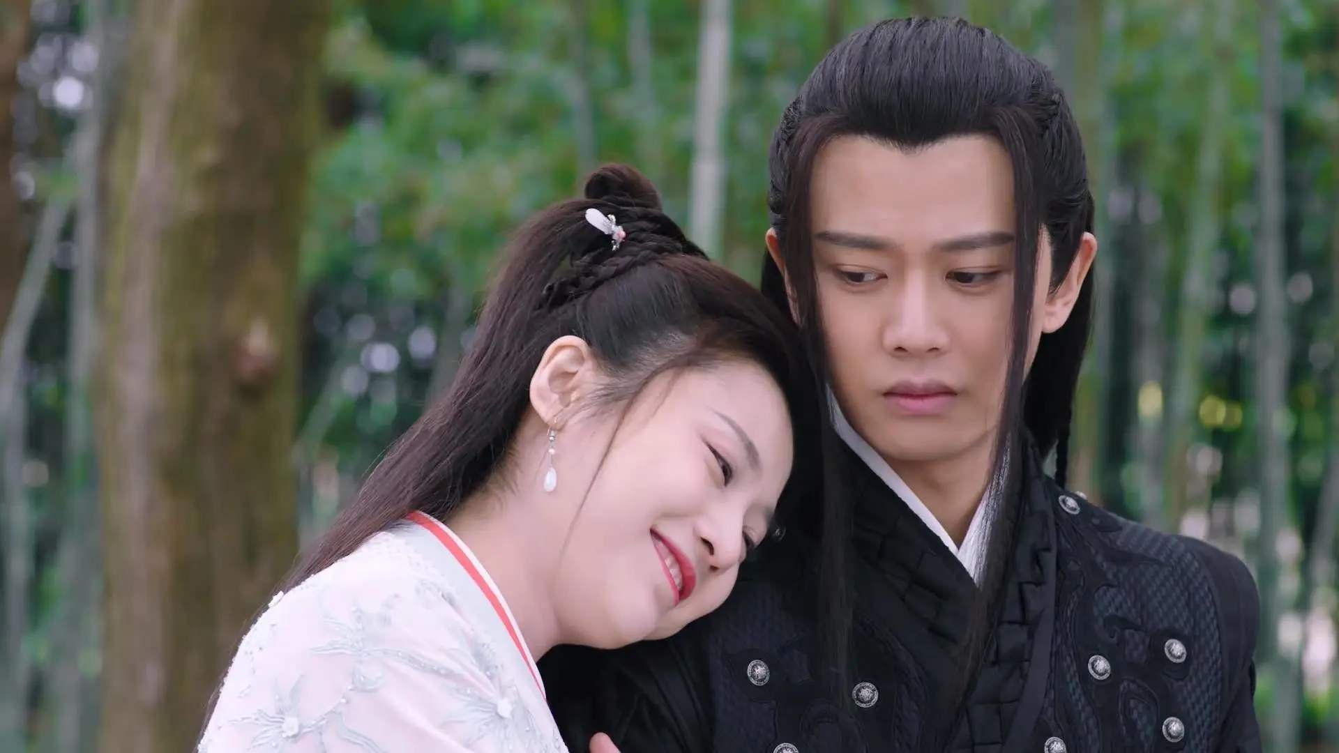 双线爆冷,当F1街头对决遇上曼联的紫百合奇迹—一场速度与激情的平行叙事